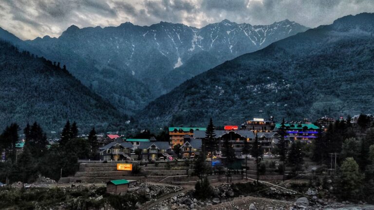 Old Manali vs New Manali: Where Should You Stay?